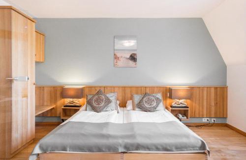 Schnelsen Hotel | Comfortable Ökotel Hamburg: Family-Friendly Stay with Breakfast