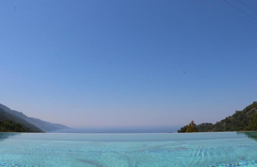 Oludeniz Hotel | Ölüdeniz Loft - Adults Only with Oceanfront Pool Views