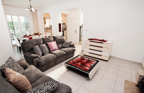 Oludeniz Villa | Ideal 3-Bedroom Villa in Ölüdeniz Ovacık with Pool