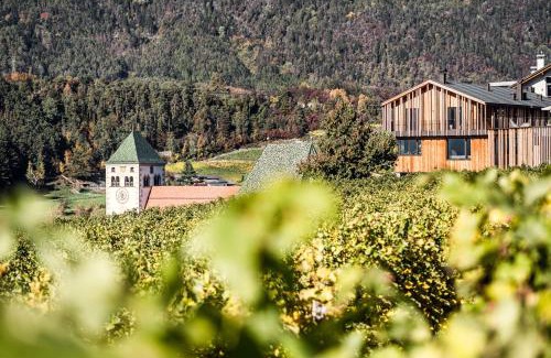 Novacella Apartment | Discover Ölackererhof: Guest Rated 9.7 with Great Amenities