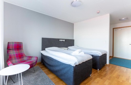 Ockero Hotel | Relax at ÖMC Kurshotell: Family-Friendly & Accessible Stay