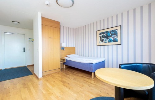 Ockero Hotel | Relax at ÖMC Kurshotell: Family-Friendly & Accessible Stay