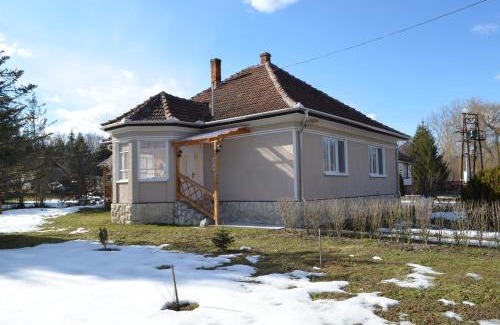 Bozsva House | Eco-Friendly Comfort at Örömvölgy Vendégház - 9/10 Rating