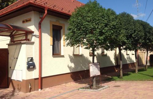 Csongrad House | Discover Öregtölgy Panzio: Pet-Friendly Retreat with Hot Tub