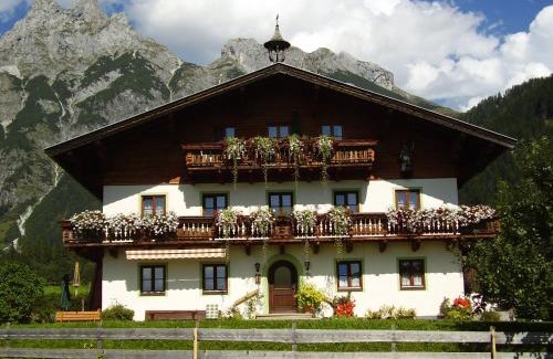 Werfenweng Apartment | Oceanfront Retreat at Örglgut - Guest Rated 9.7/10