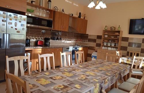 Csakanydoroszlo House | Discover Örségkapuja Vendégház: Family-Friendly Retreat