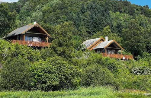 Hyllestad House | Top-Rated Øen Hytter with Ocean View & Family-Friendly Vibes