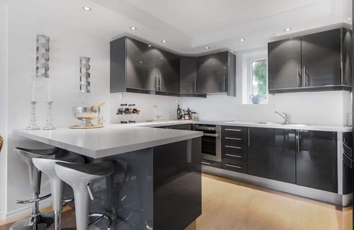 Bergenhus Apartment | Øyjorden Apartment: Guest Rated 9.8 with Family-Friendly Perks