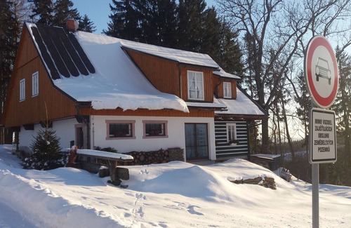 Vrchlabi Cottage | Cozy Ground Floor Apartment in Family Home - Child Friendly