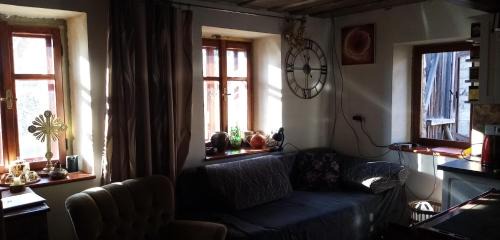 Dacice Apartment | Cozy Cottage with Charming Garden - Guest Rated 9.3/10