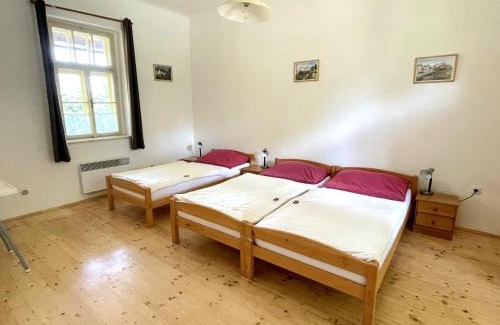 Clunek Apartment | Top-Rated Úzkokolejky Apartments in Kunžak - Family Friendly