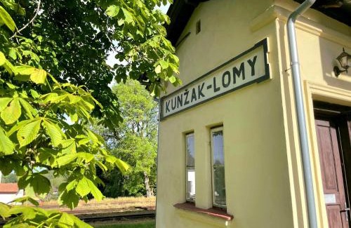 Clunek Apartment | Top-Rated Úzkokolejky Apartments in Kunžak - Family Friendly