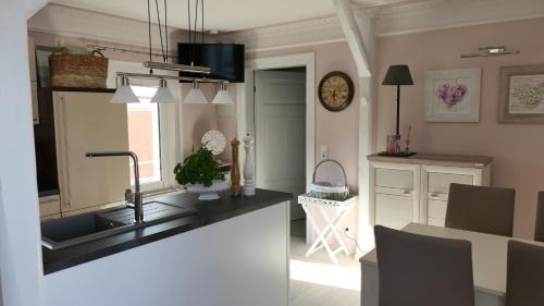 Blankenburg Apartment | Elevated Comfort at Über den Dächern - Guest Rated 9.5/10