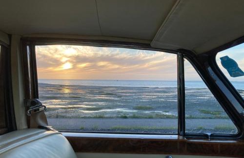 Klanxbuell Apartment | Pet-Friendly Oceanfront Stay at Überfahrt vor Sylt