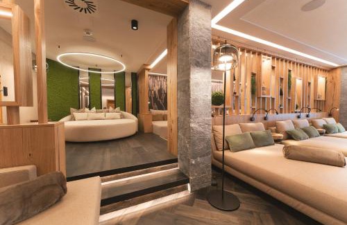 Dienten am Hochkoenig Hotel | Discover Übergossene Alm Resort: 4-Star with Oceanfront Spa