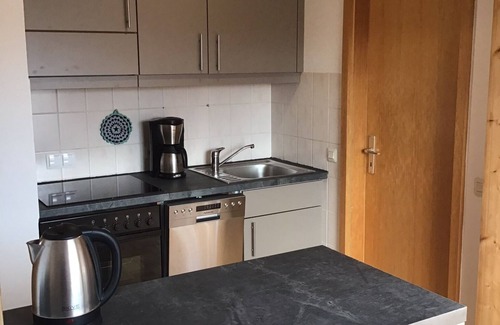 Hildesheim District Apartment | Relax at Battmer Hof: Family-Friendly with Kitchen Amenities