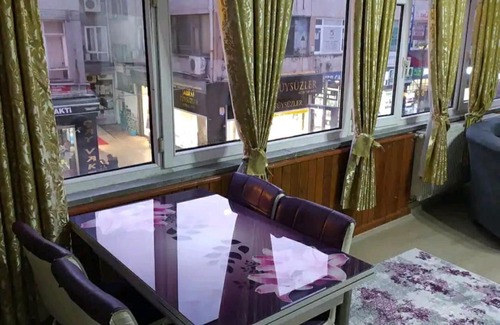 Uskudar Apartment | Discover Üsküdar Çarşı: Your Gateway to Local Culture