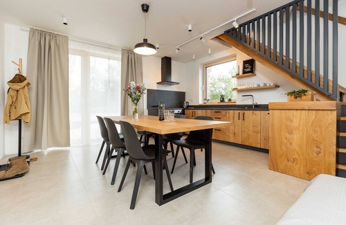 Cervene Janovice Villa | Comfortable Family Stay at Červené Janovice with Breakfast