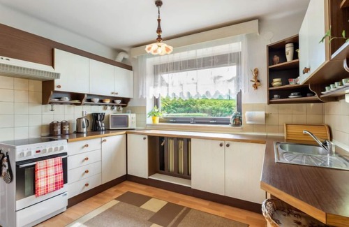 Cerveny Kostelec House | Discover Červený Kostelec: Poolside Retreat with Ocean Views