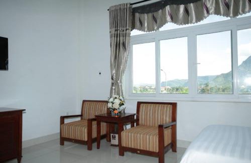 Lao Bao Hotel | Discover Đào Hùng Hotel: Family-Friendly Stay with Breakfast