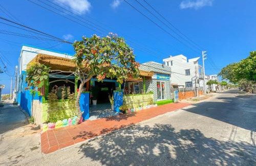 Phu Quy Hotel | Cozy Đại Đạt Homestay - Family-Friendly Island Retreat