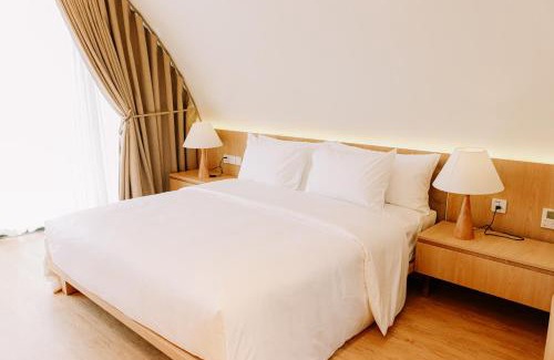 Hai Ha Resort | Relax at Đầu Rồng Resort with Oceanfront Views & Pool