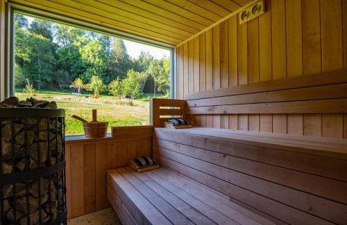 Piechowice Apartment | Discover Łąkowa Zdrój: Guest Rated 10/10 & Pet Friendly