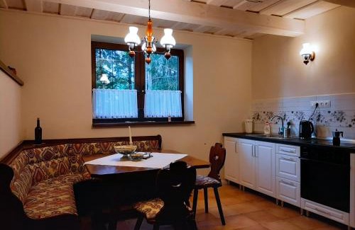Viszak Apartment | Pet-Friendly Őrségi Katicás Vendégház with Ocean Views