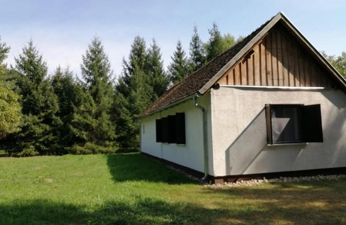 Oriszentpeter House | Cozy Őrségi Mazsola Vendégház: Family-Friendly Retreat