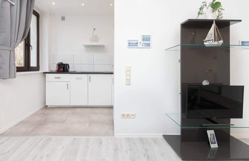 Wzgorze Swietego Maksymiliana Apartment | Cozy One-Bedroom Apartment in Gdynia with Great Amenities