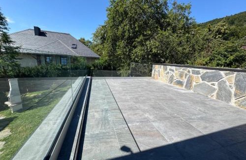 Meszna Villa | Relaxing Getaway at Świstakówka with Hot Tub & Kitchen