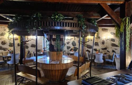 Sniuraiciai Hotel | Discover Šeduvos malūnas: Pet-Friendly Getaway Awaits