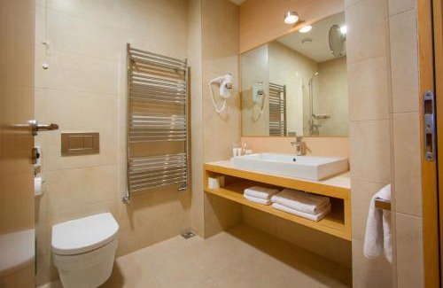 Gozd Martuljek Hotel | Discover the Špik Alpine Resort: 4-Star Retreat with Pool