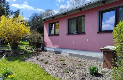 Jesenik House | Pet-Friendly Escape at Štempel Karol - Family Welcoming Stay