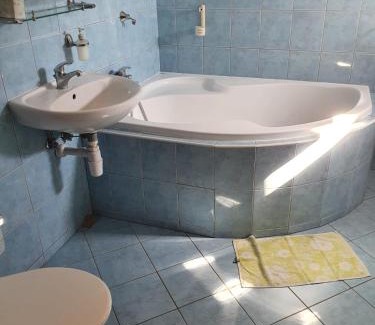 Sztramberk Apartment | Pet-Friendly Retreat with Ocean Views at Štramberk V Kútě