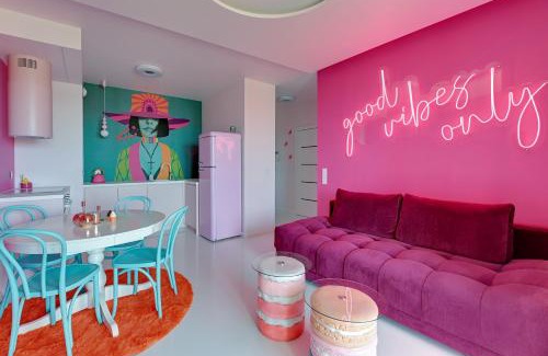 Mlyniska Apartment | Żurawie Pink Port Before Party by Grand Apartments