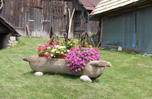 Vrbov House | Family-Friendly Escape at Žltý dom Vrbov with Kitchen