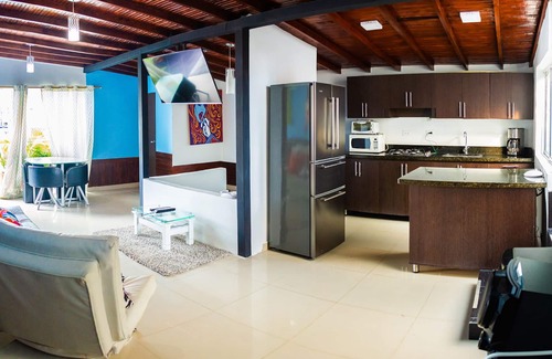 Zona Rosa Apartment | Unforgettable Rooftop Apartment with Pool at Llieras Park