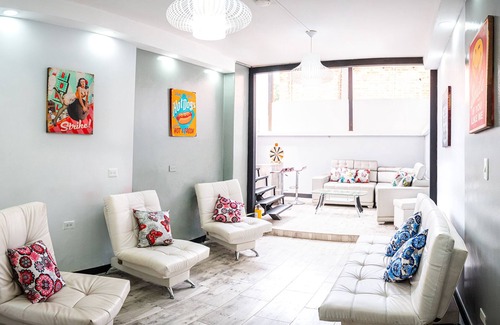 Astorga Apartment | Elegant Apartment Retreat with Relaxing Jacuzzi Access