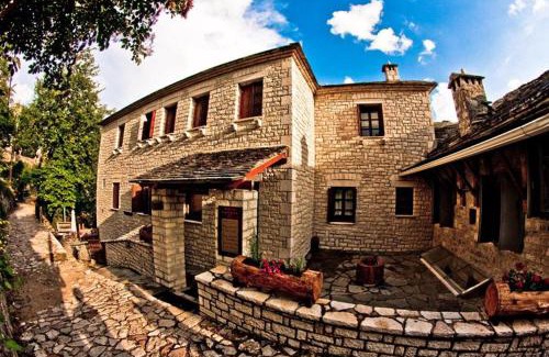 Kalarites Hotel | Comfortable Αρχοντικό Βογιάρου: Pet-Friendly & Family Ready
