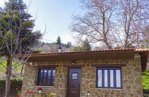 Mesaia Trikala House | Discover Γήλοφος: Family-Friendly Retreat with Hot Tub