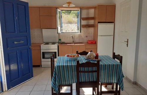 Kithira Apartment | Family-Friendly Γαληνη: Guest Rated 9/10 for Comfort