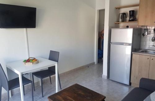 Myrina Apartment | Cozy 40m² Apartment in Myrina, Steps from the Sea