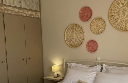 Agios Fokas Cottage | Theros House 2: Oceanfront Retreat with Pool & Breakfast