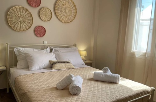 Agios Fokas Cottage | Theros House 2: Oceanfront Retreat with Pool & Breakfast