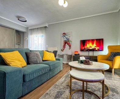 Vardaris Apartment | Family-Friendly Stay on the Second Floor Awaits You