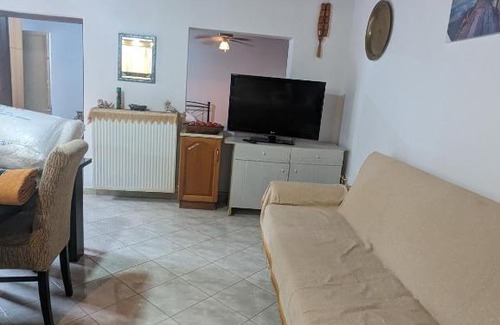 Isthmia House | Pet-Friendly Λευτέρης: Guest Rated 9.3 with Family Comfort