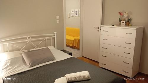 Loutraki-Agioi Theodoroi Apartment | Modern Apartment in Loutraki - Pet & Child Friendly Retreat