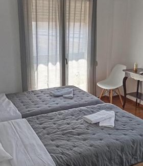 Loutraki-Agioi Theodoroi Apartment | Modern Apartment in Loutraki - Pet & Child Friendly Retreat