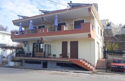 Igoumenitsa Apartment | Discover Ballas Studios: Pet-Friendly Haven with Breakfast